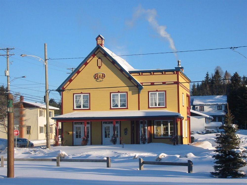 Auberge Le Voyageur มงต์-ทร็องบล็องต์ ภายนอก รูปภาพ